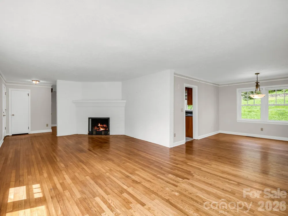 370 Orchard Circle Laurel Park, NC 28739