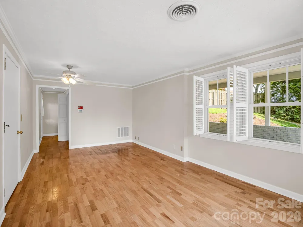 370 Orchard Circle Laurel Park, NC 28739