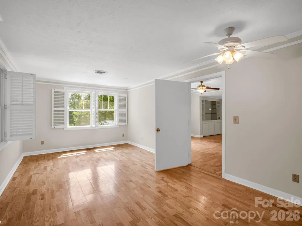 370 Orchard Circle Laurel Park, NC 28739