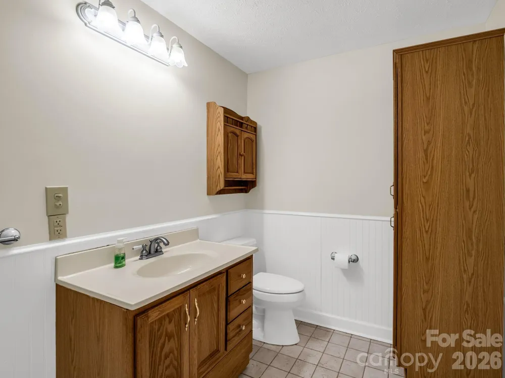 370 Orchard Circle Laurel Park, NC 28739