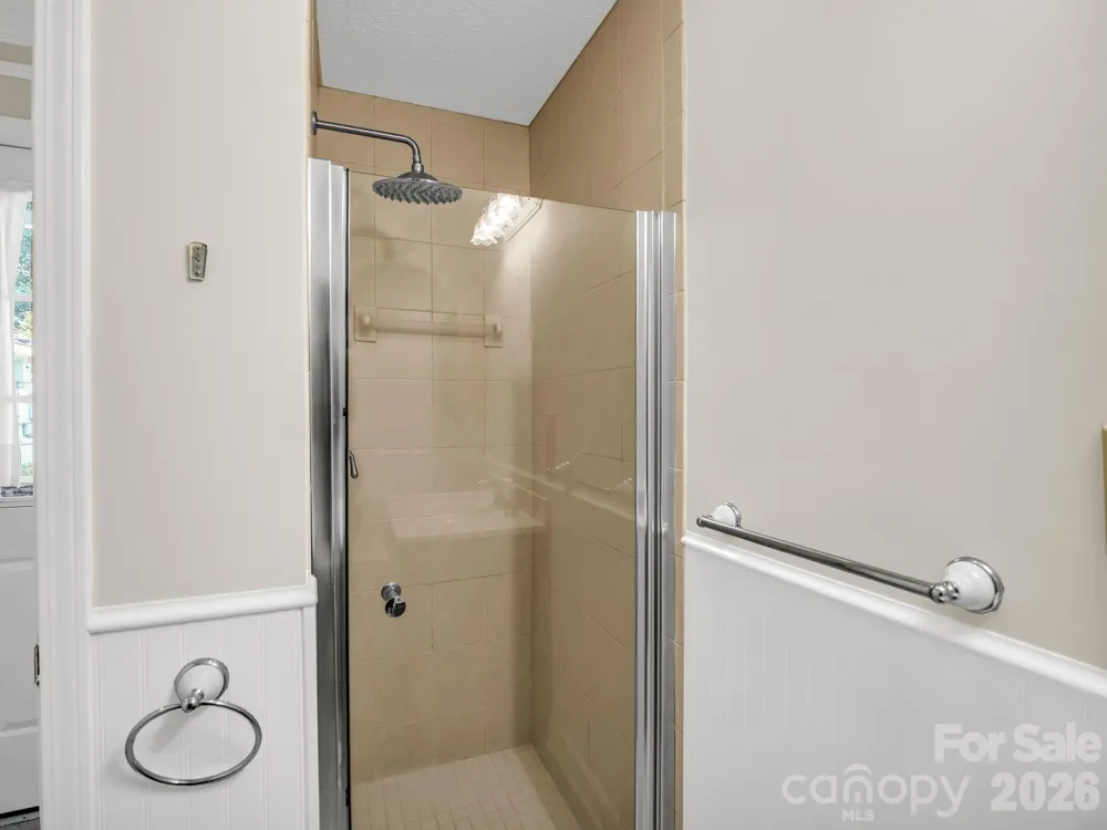 370 Orchard Circle Laurel Park, NC 28739