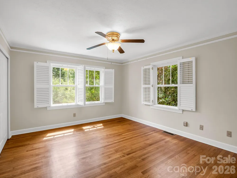 370 Orchard Circle Laurel Park, NC 28739