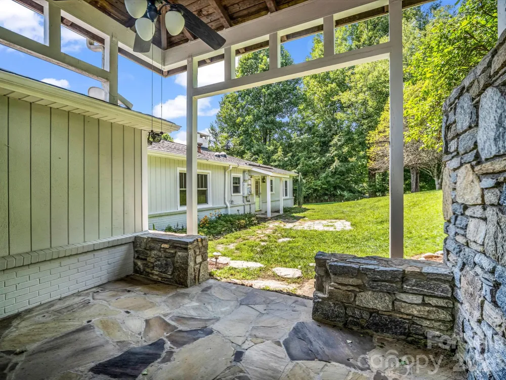 370 Orchard Circle Laurel Park, NC 28739