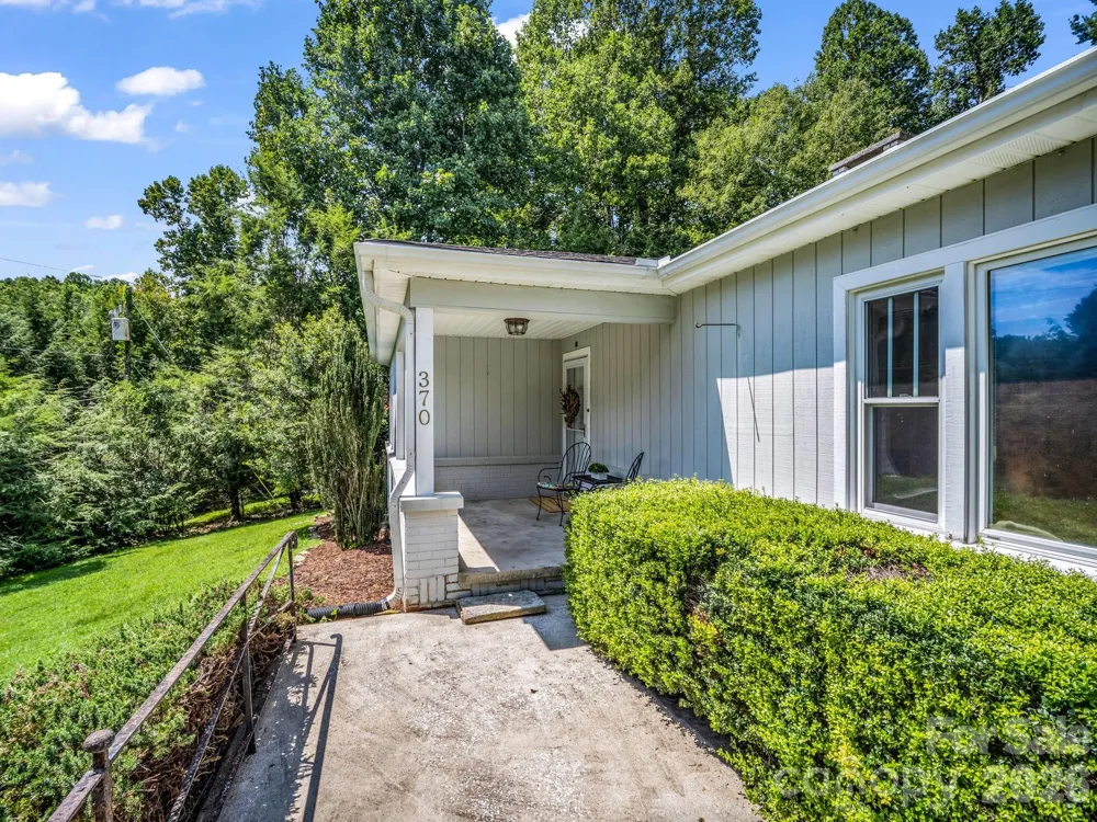 370 Orchard Circle Laurel Park, NC 28739