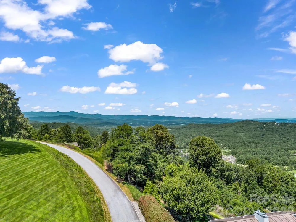370 Orchard Circle Laurel Park, NC 28739
