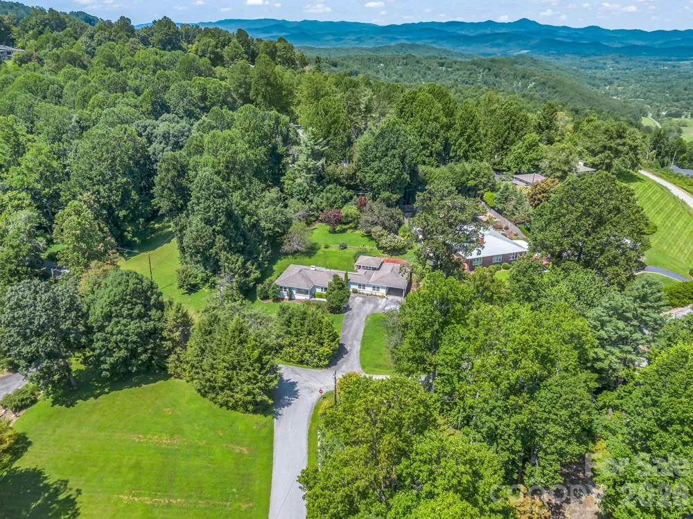 370 Orchard Circle Laurel Park, NC 28739
