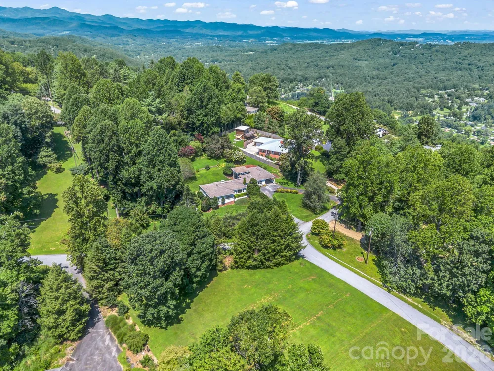 370 Orchard Circle Laurel Park, NC 28739