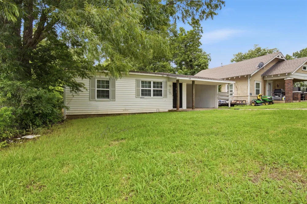 620 E Sears Street Denison, TX 75021