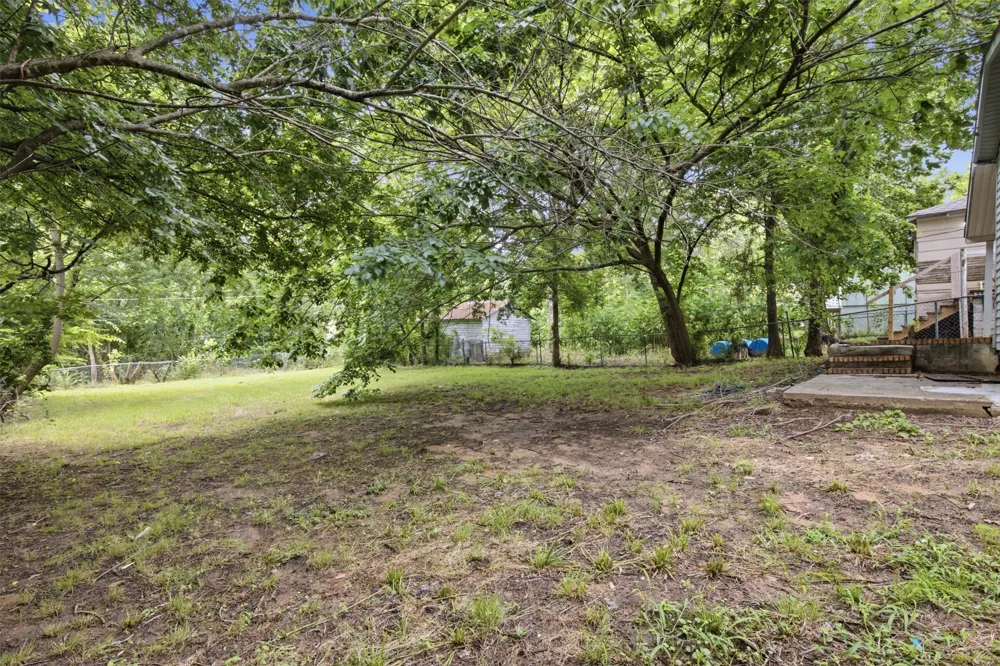 620 E Sears Street Denison, TX 75021