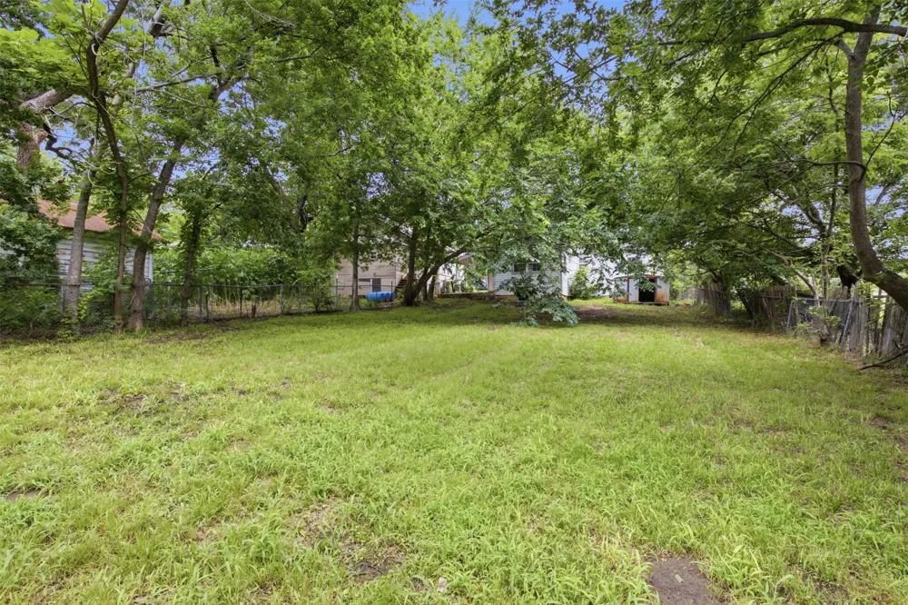 620 E Sears Street Denison, TX 75021
