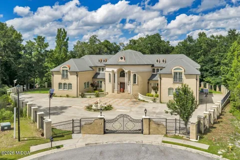 505 Bellerive Court