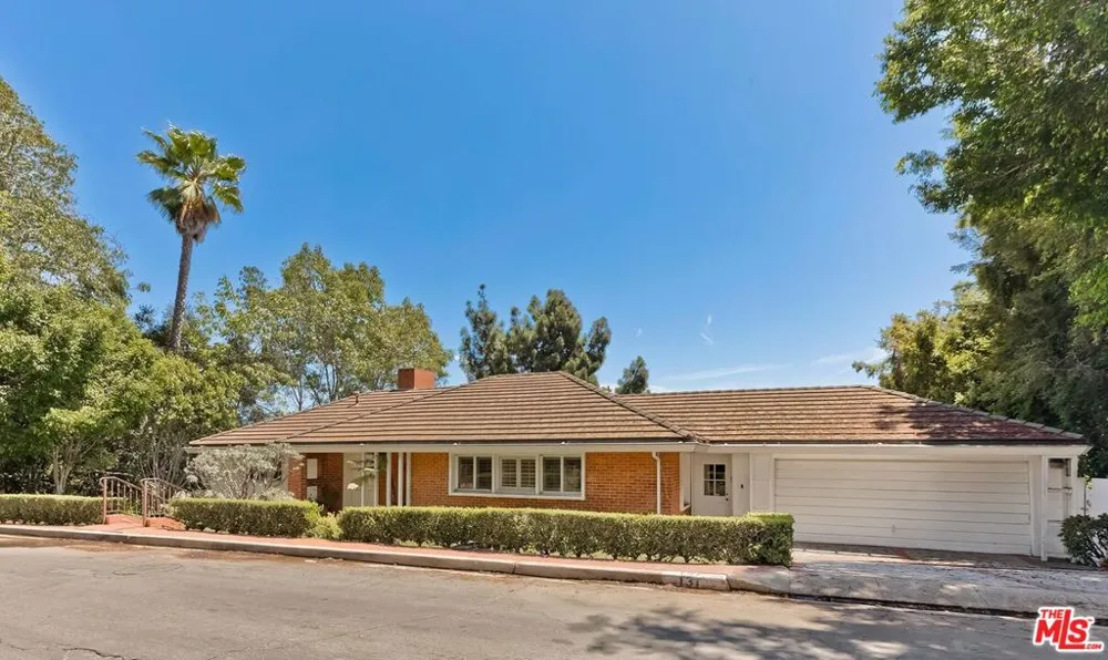131 Ashdale Avenue Los Angeles, CA 90049