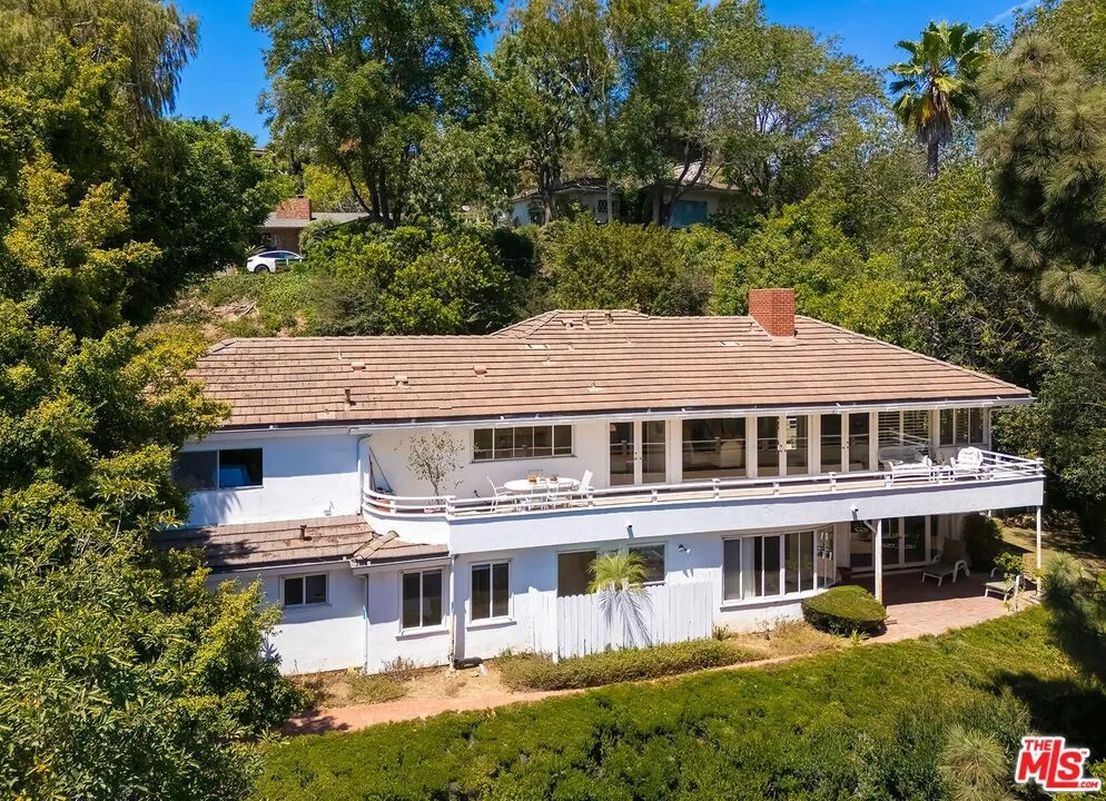 131 Ashdale Avenue Los Angeles, CA 90049