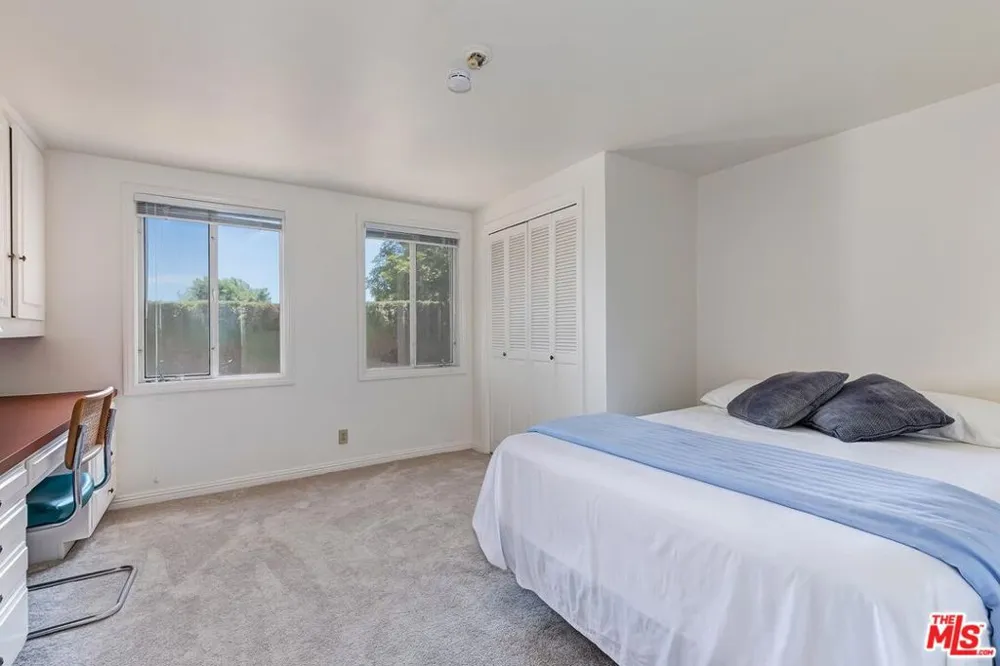 131 Ashdale Avenue Los Angeles, CA 90049