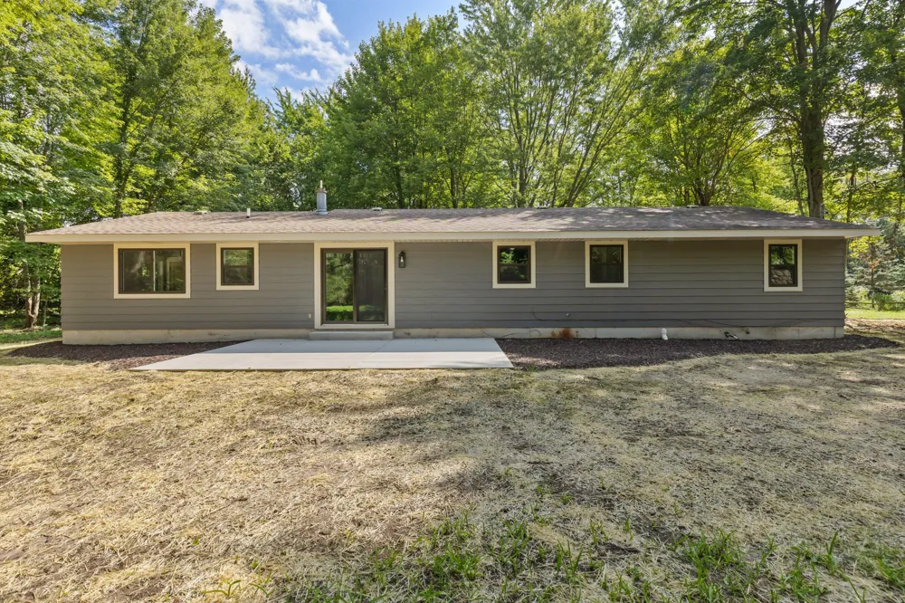 7761 Hanna Lake Avenue SE Caledonia, MI 49316