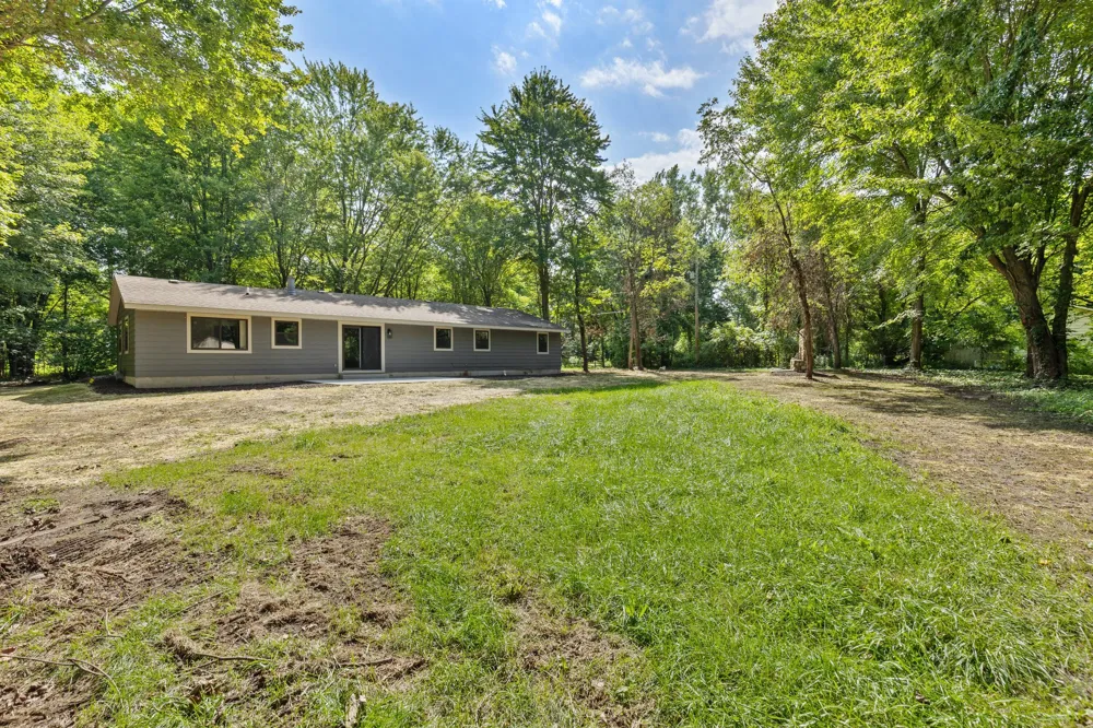 7761 Hanna Lake Avenue SE Caledonia, MI 49316