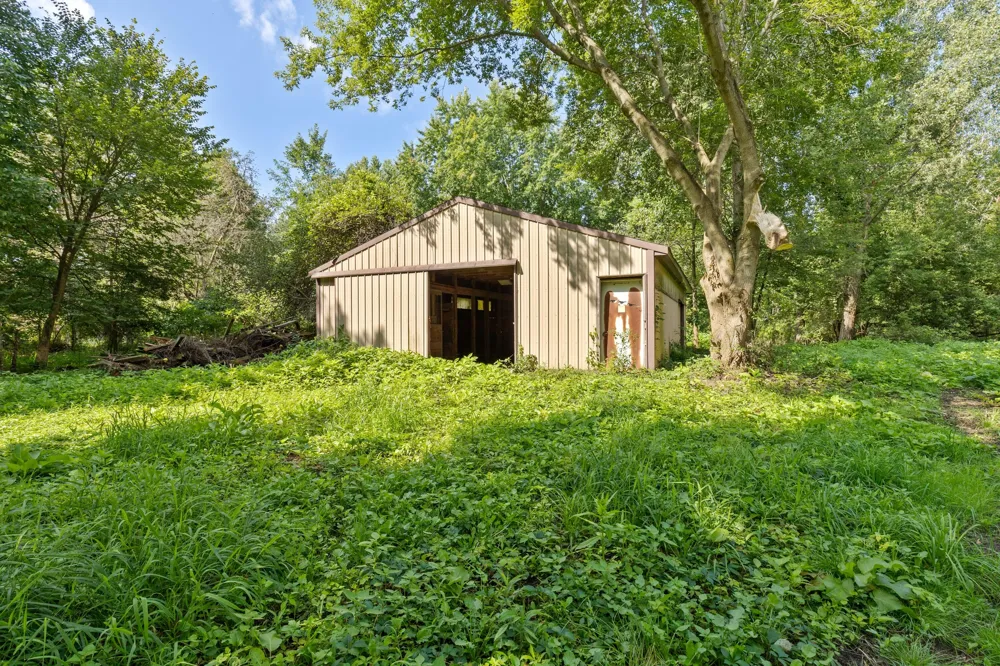 7761 Hanna Lake Avenue SE Caledonia, MI 49316