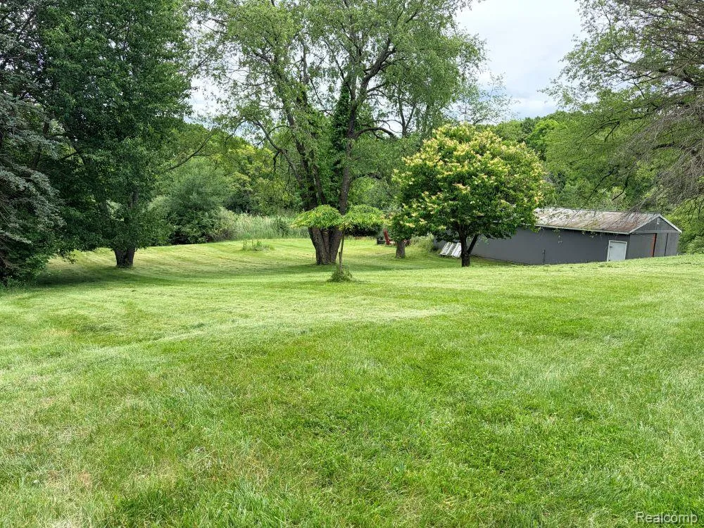 5881 Rowland Pine Court Marion Township, MI 48843