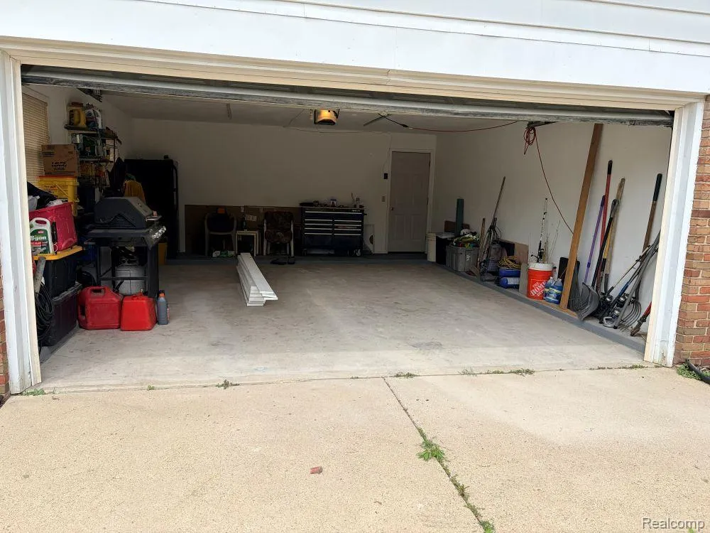 5881 Rowland Pine Court Marion Township, MI 48843