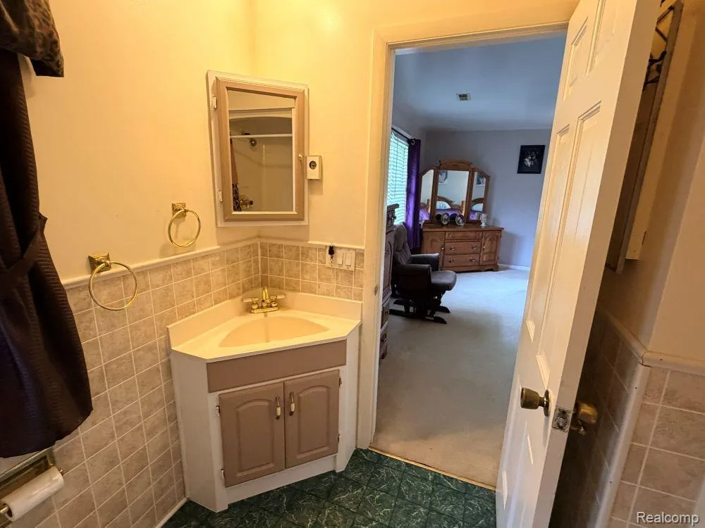 5881 Rowland Pine Court Marion Township, MI 48843