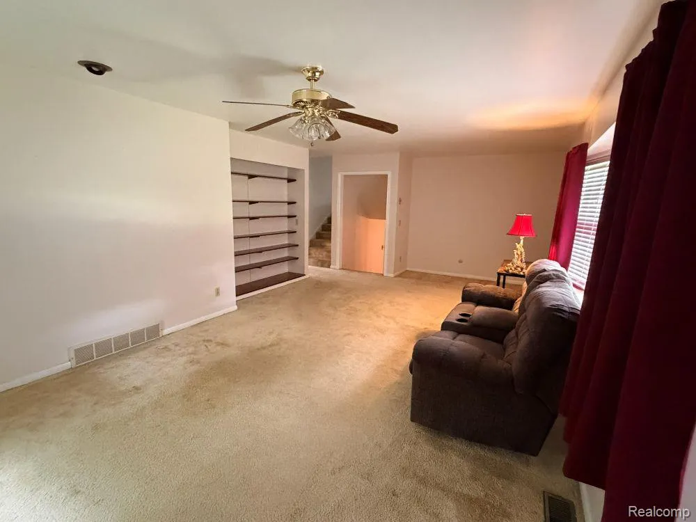5881 Rowland Pine Court Marion Township, MI 48843