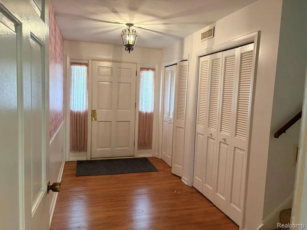 5881 Rowland Pine Court Marion Township, MI 48843