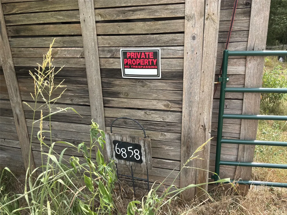 6858 SW County Road 0022 Road Corsicana, TX 75109