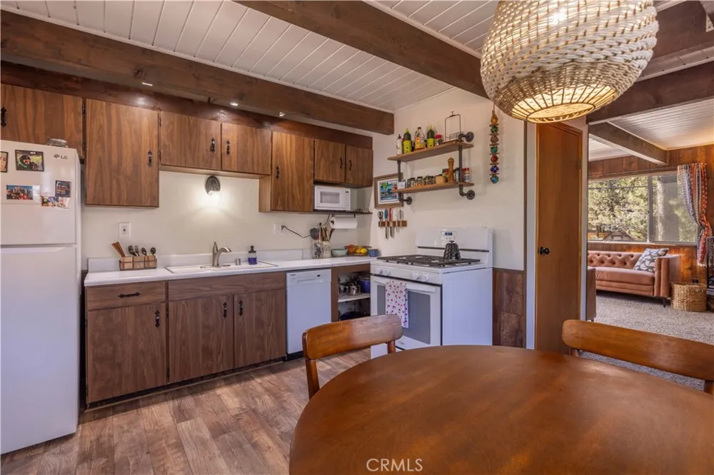 42800 Cougar Big Bear Lake, CA 92315
