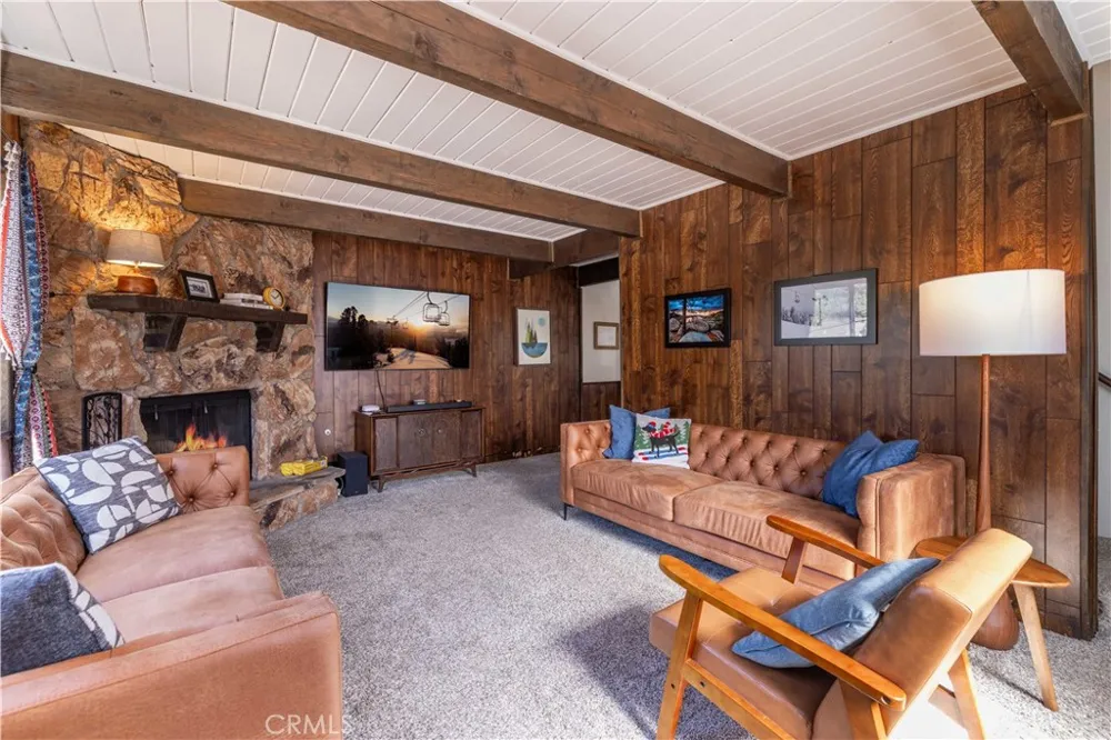42800 Cougar Big Bear Lake, CA 92315
