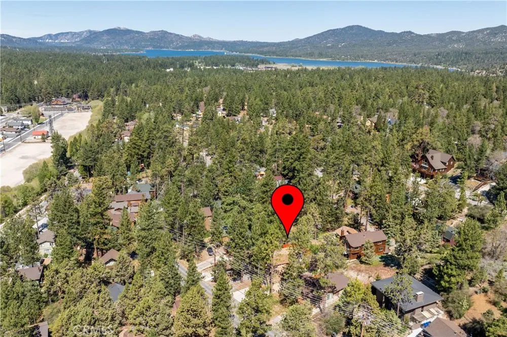 42800 Cougar Big Bear Lake, CA 92315