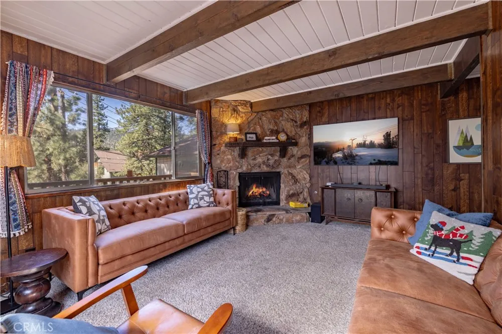 42800 Cougar Big Bear Lake, CA 92315