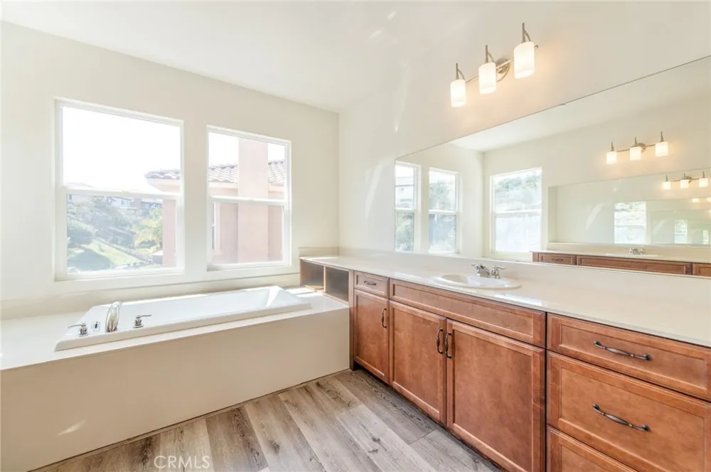 1735 Avenida Regina San Marcos, CA 92069