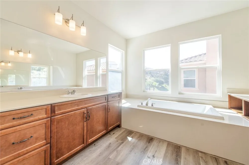 1735 Avenida Regina San Marcos, CA 92069