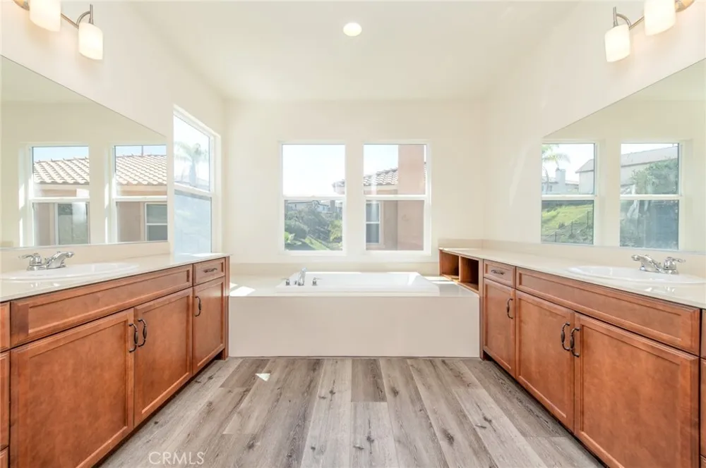 1735 Avenida Regina San Marcos, CA 92069