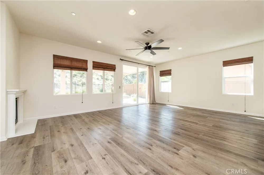 1735 Avenida Regina San Marcos, CA 92069