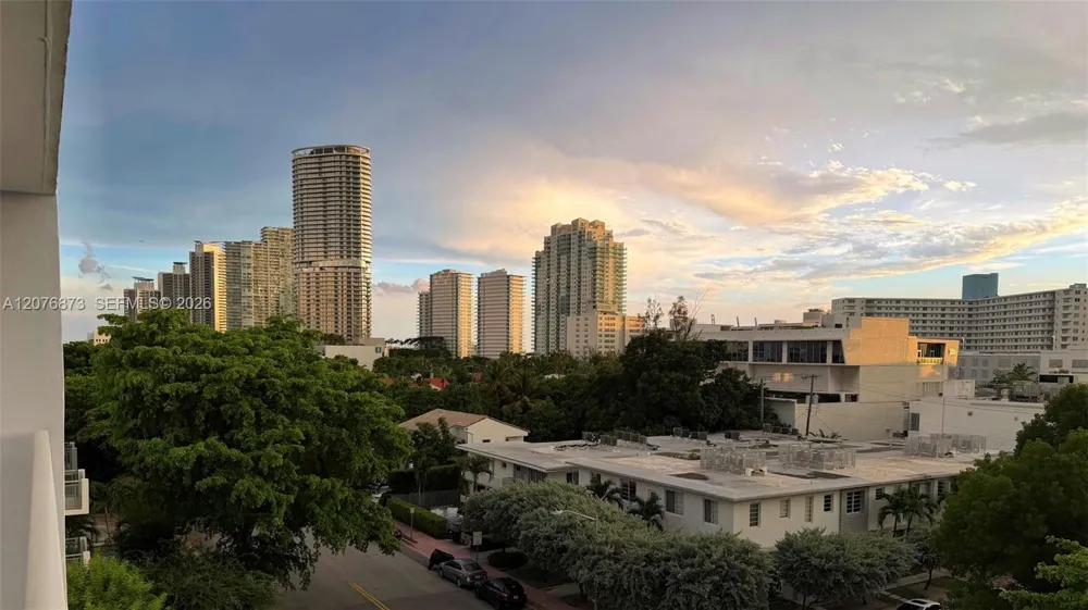1045 10th St #604 Miami Beach, FL 33139