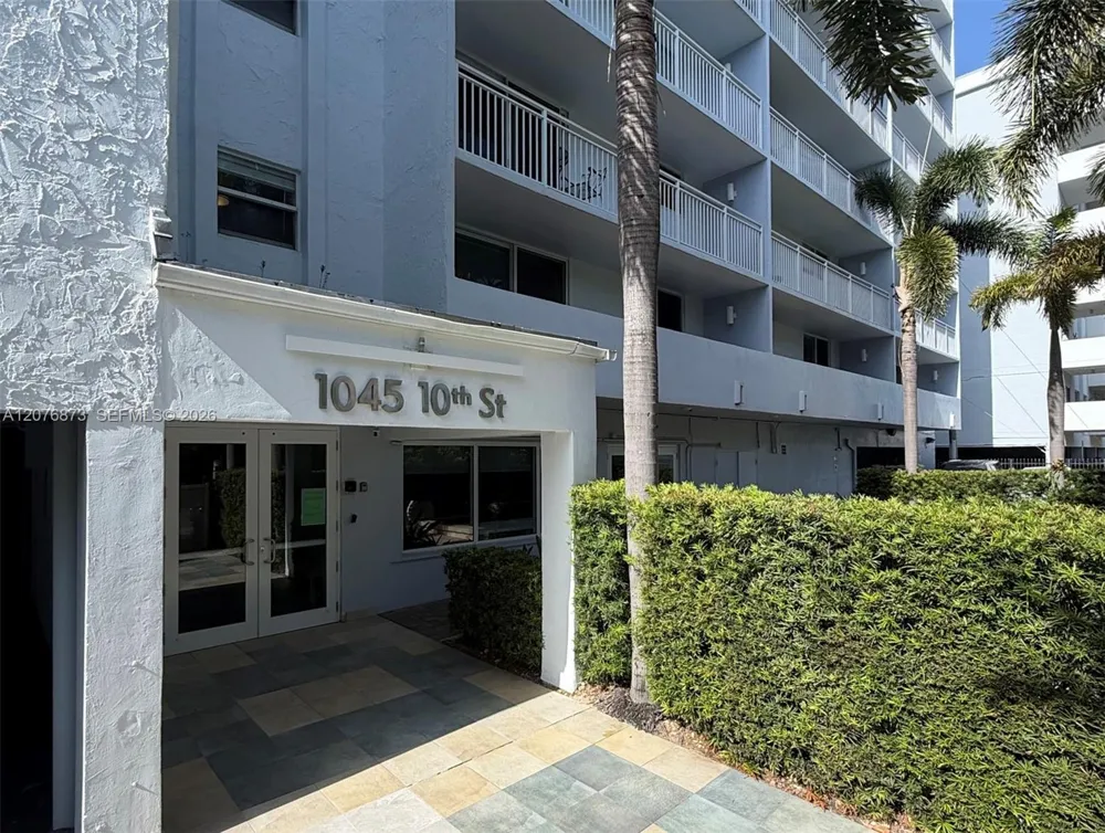 1045 10th St #604 Miami Beach, FL 33139