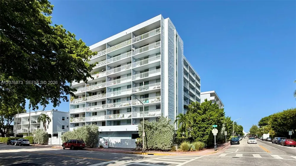 1045 10th St #604 Miami Beach, FL 33139