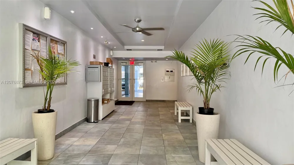 1045 10th St #604 Miami Beach, FL 33139