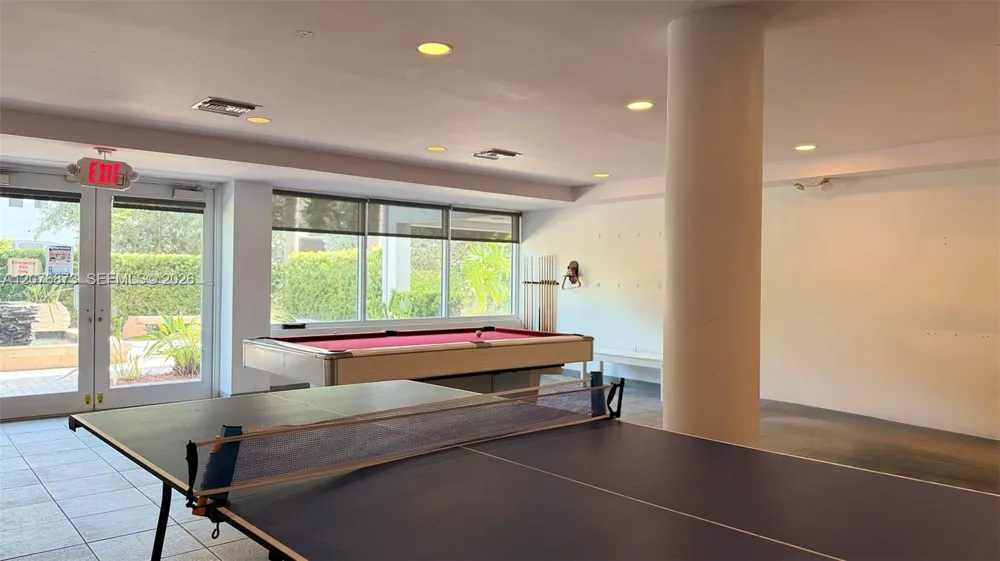 1045 10th St #604 Miami Beach, FL 33139