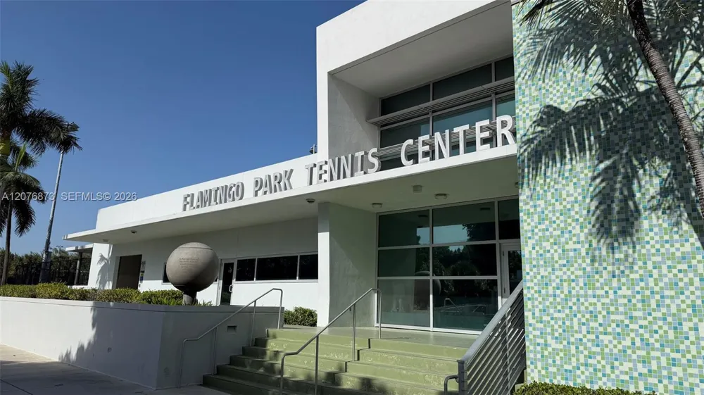 1045 10th St #604 Miami Beach, FL 33139