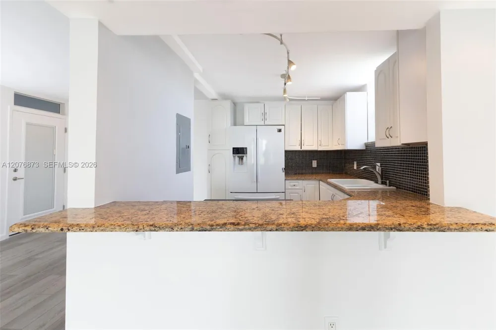 1045 10th St #604 Miami Beach, FL 33139