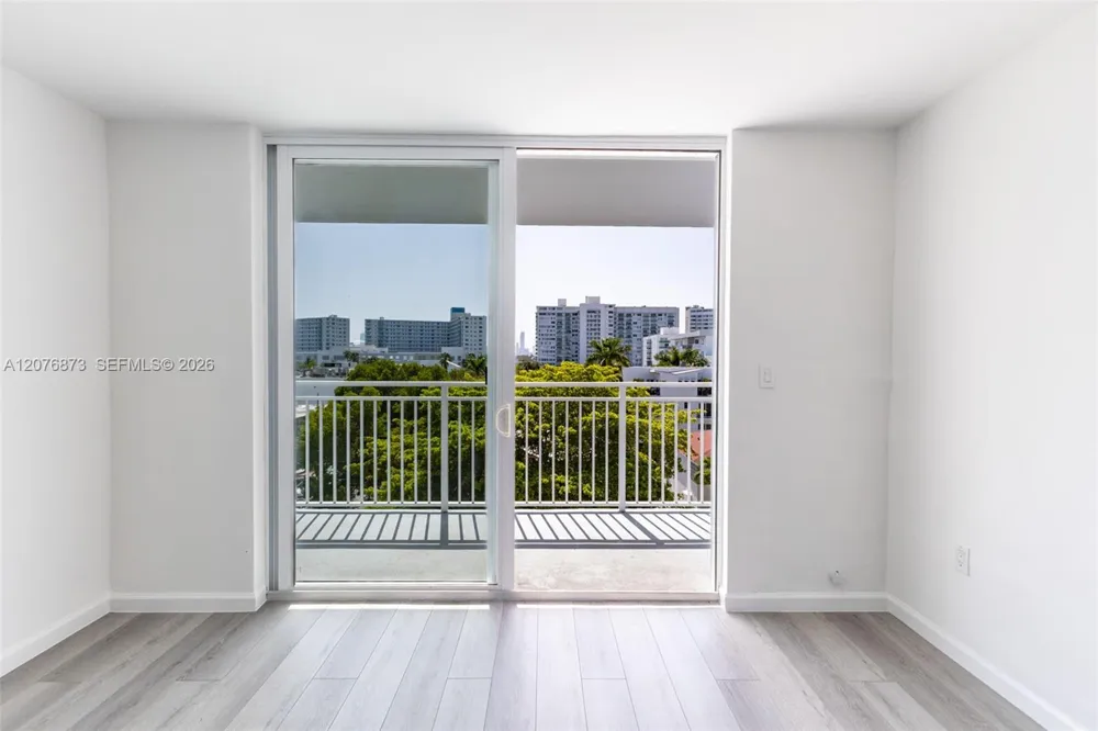 1045 10th St #604 Miami Beach, FL 33139