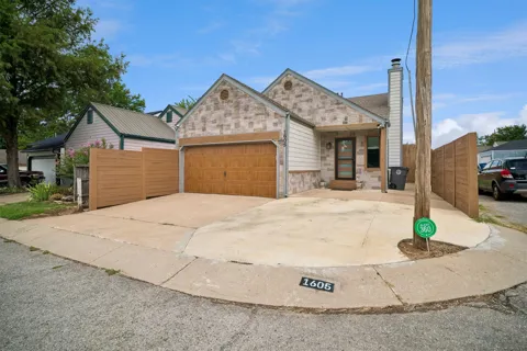 1605 E 66th Court