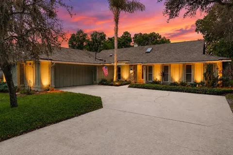 550 BOTTLEBRUSH COURT