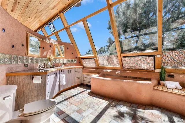 8020 Toltec Lane Colorado Springs, CO 80908