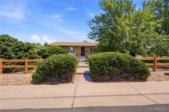 7290 S Penrose Court Centennial, CO 80122