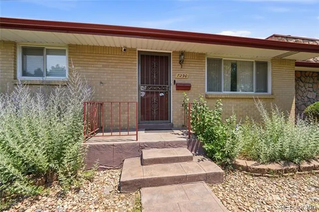 7290 S Penrose Court Centennial, CO 80122