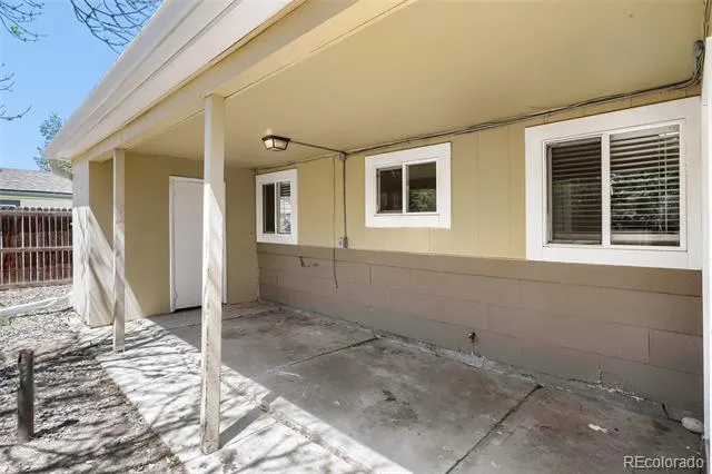 987 Vaughn Street Aurora, CO 80011