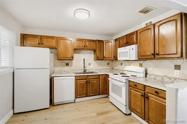 987 Vaughn Street Aurora, CO 80011